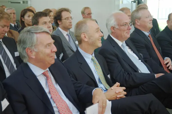 Bild: Mittelstandsforum mit Finanzminister Dr. Linssen und Bankenpräsident Schmitz zeigte Wege aus der Kreditklemme