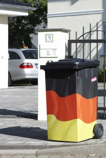 Bild: Vuvuzela, Rauch und Deutschlandfahnen: Ärger mit Nachbarn vermeiden