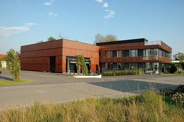 Bild: Quintessence Naturprodukte GmbH nimmt Photovoltaik Anlage in Betrieb