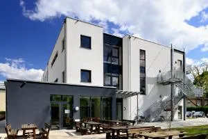 Lehrraum statt Leerraum - Flexibles Modulgebäude überbrückt Engpass bei Hochschulbauten Bild: Lehrraum statt Leerraum - Flexibles Modulgebäude überbrückt Engpass bei Hochschulbauten