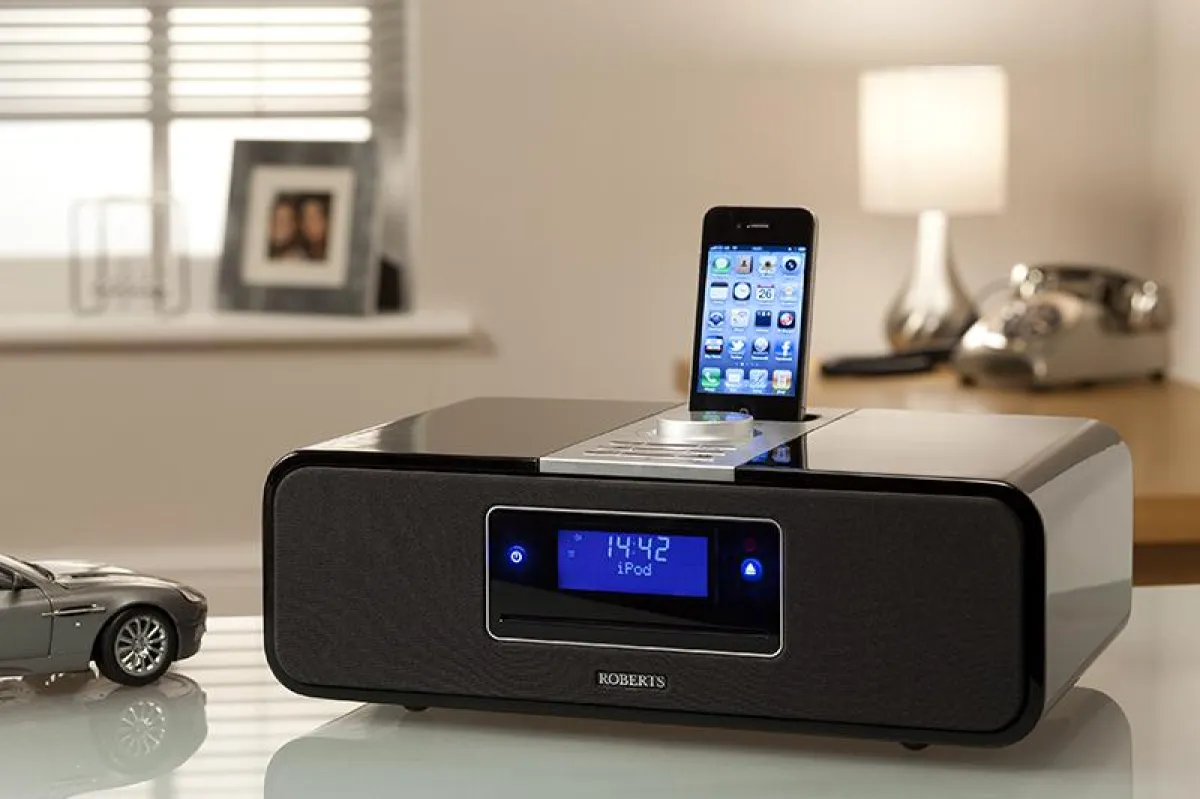 Roberts Sound 200 mit iPod-Dock, DAB+ und SD-Recorder