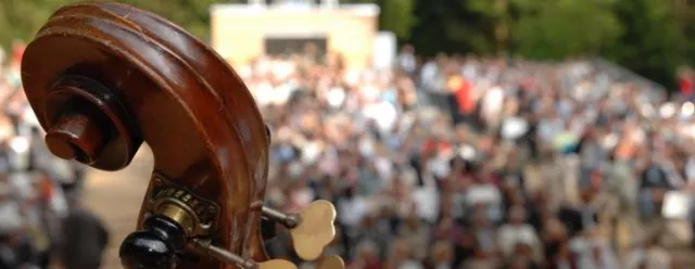 Bild: Sommeratmosphäre im NaturTheater Bad Elster