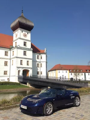 Bild: Auf Schloss Hohenkammer dreht sich alles um Elektrofahrzeuge