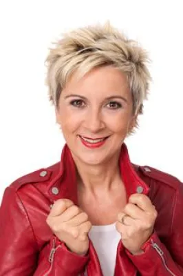 Die Potsdamer Kabarettistin Tatjana Meissner bei 'Deutschland. Dein Tag' am 04.10.2015 in der ARD Bild: Die Potsdamer Kabarettistin Tatjana Meissner bei 'Deutschland. Dein Tag' am 04.10.2015 in der ARD