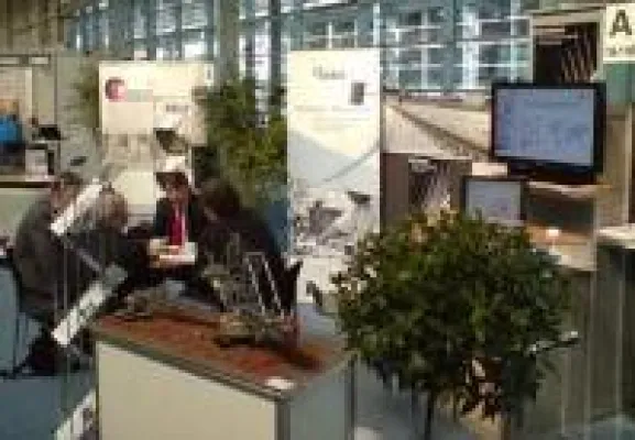 Bild: Our team at work - PC-Soft präsentiert sich stolz auf der Hannover Messe 2009