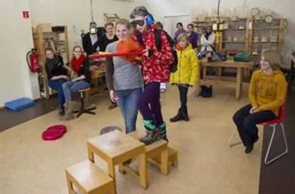 Angehende Ergotherapeuten der Hochschule Fresenius in Idstein beteiligen sich am Welt-Ergotherapie-Tag Bild: Angehende Ergotherapeuten der Hochschule Fresenius in Idstein beteiligen sich am Welt-Ergotherapie-Tag