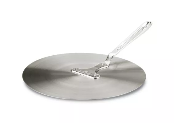 Bild: Einer für alle: All-Clad bringt Universaldeckel für komplettes Pfannensortiment auf den Markt