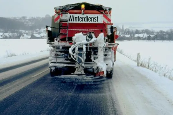 Bild: Wintereinbruch: 13 Alpenpässe gesperrt