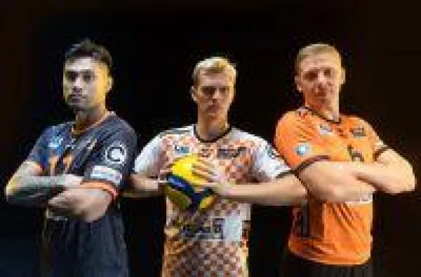 "Volleyball im WELTSTADTformat": Die neuen ERIMA Trikots für die BERLIN RECYCLING Volleys Bild: "Volleyball im WELTSTADTformat": Die neuen ERIMA Trikots für die BERLIN RECYCLING Volleys