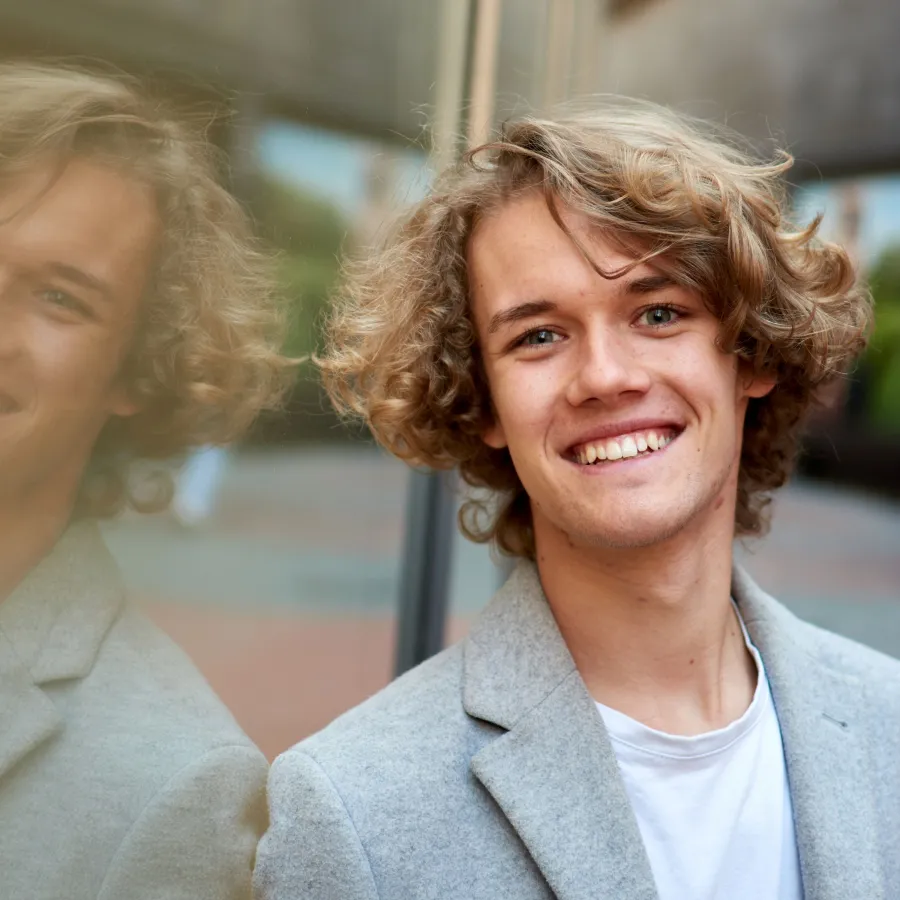 Luca Pferdmenges steht auf der Forbes 30 Under 30 Liste (© Joscha F. Westerkamp)