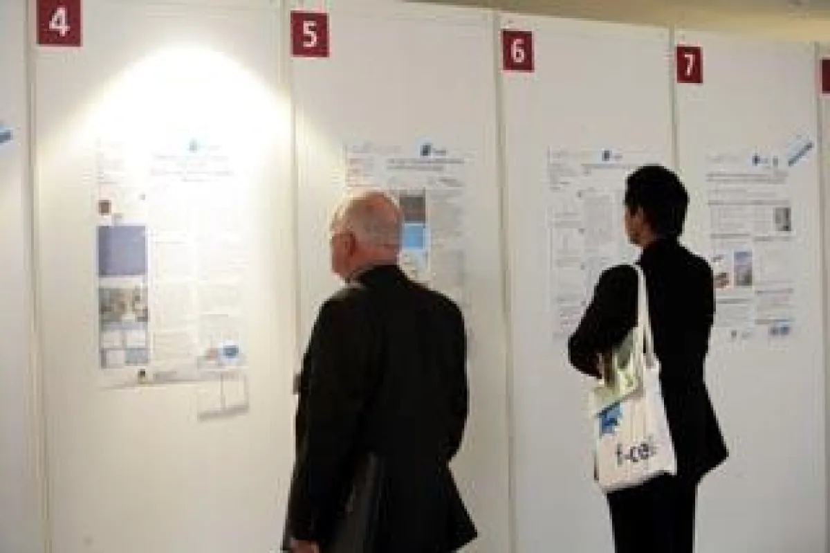 Ein Blick in die Zukunft: Die Poster-Ausstellung „f-cell vision“ zeigt neue und wegweisende Ideen für die Brennstoffzellen-Technologie und ihre Anwendungen. Foto: Peter Sauber Agentur / Fabry