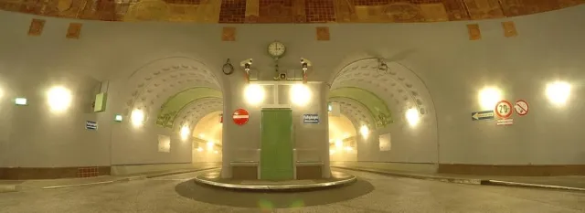 Bild: HAVI-Kalender 2012: Der Alte Elbtunnel – druckfrisch