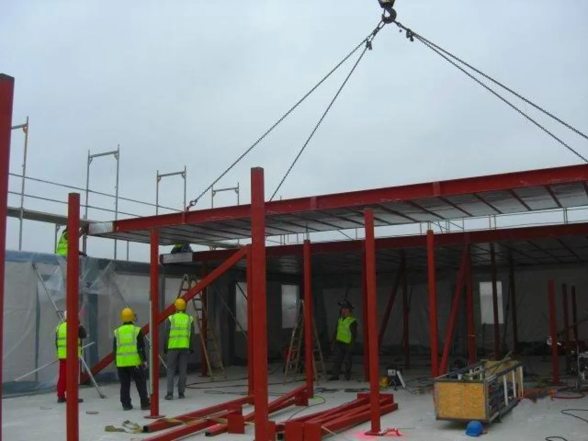 Montage der Deckenelemente