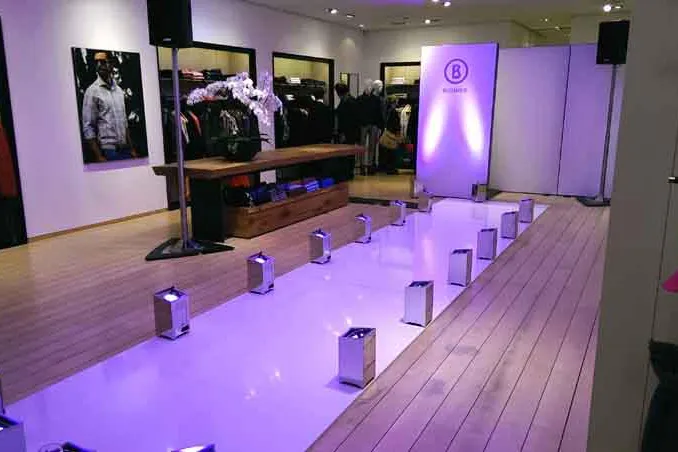 Bild: Auf dem Laufsteg: BRAND-L begleitet Roadshow von BOGNER