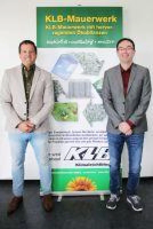 Mit Marco Jungbluth (li.) und Carsten Manns übernehmen zwei Verkaufsprofis die Vertriebsleitung. (Foto: KLB Klimaleichtblock)