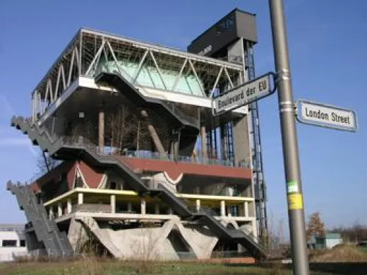 Rettet den Holländer: Nutzungskonzepte für Hollands Expo-Pavillon gesucht Bild: Rettet den Holländer: Nutzungskonzepte für Hollands Expo-Pavillon gesucht