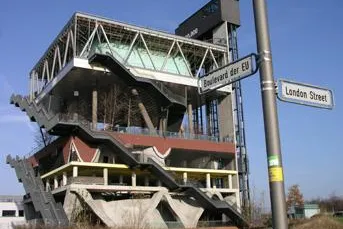 Rettet den Holländer: Nutzungskonzepte für Hollands Expo-Pavillon gesucht Bild: Rettet den Holländer: Nutzungskonzepte für Hollands Expo-Pavillon gesucht