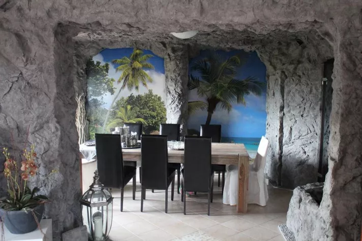 Bild: Eine Raumgestaltung in Felsenoptik