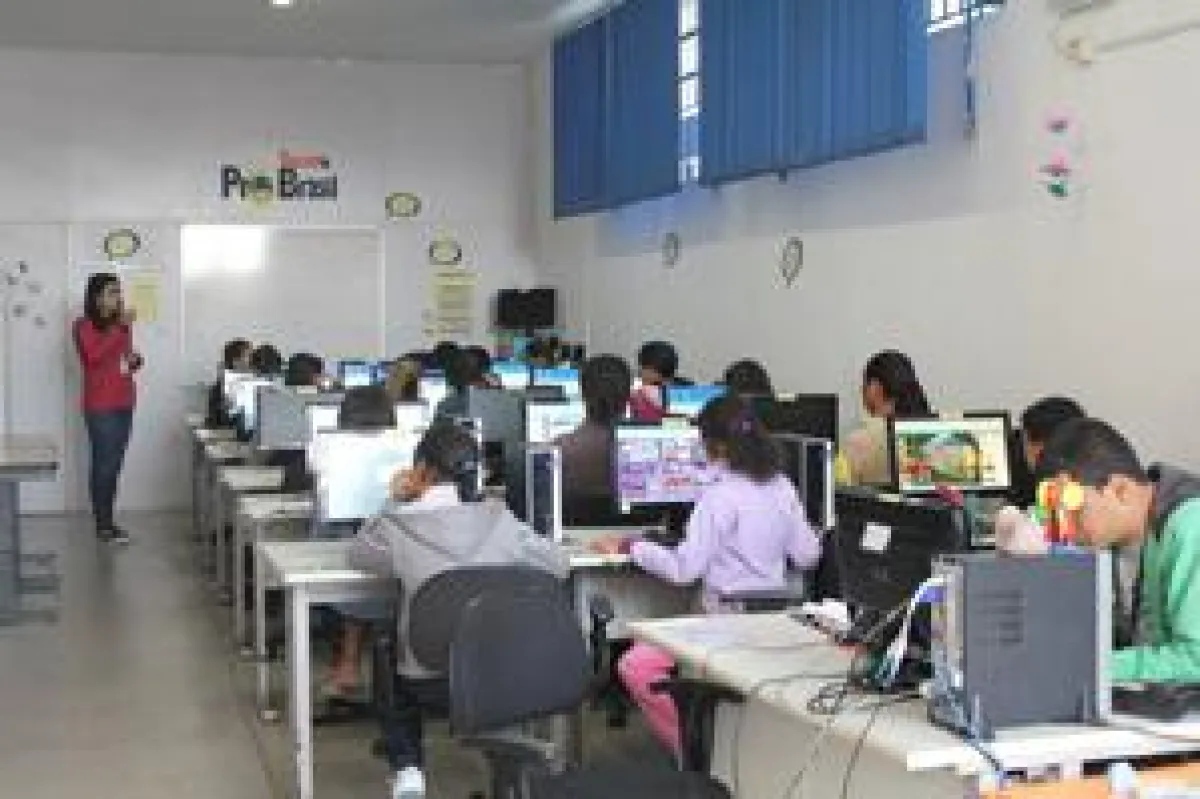 Das von cbs geförderte Telecentro im Kinderheim in São Paulo (Brasilien).