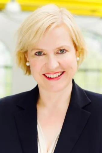 Bild: Erneut engagiert für Netzwerk Flaschenpost e.V.: Kerstin Michaelis moderiert Pisaroni-Benefizkonzert