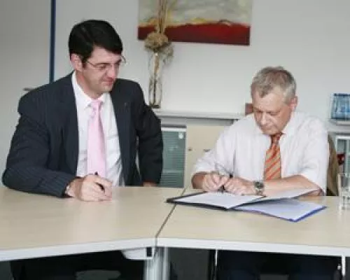 Hochschule Weserbergland kooperiert mit Schulen der Region Bild: Hochschule Weserbergland kooperiert mit Schulen der Region