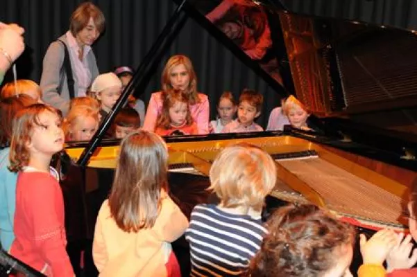Bild: mini.musik e.V. veranstaltet Familienkonzerte auf dem Kindertag im Steinway-Haus am 25.04.2010