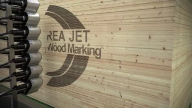 Bild: REA JET: Kennzeichnungslösungen für die Holzindustrie