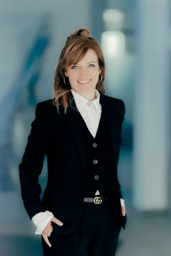Bild: nowinta gewinnt Julia Weber als Head of Compliance & Office Management