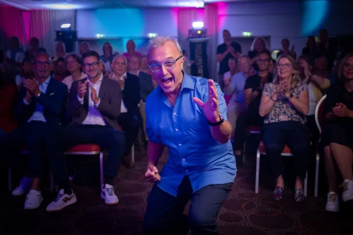 Bild: "Bewusstsein bescheißt - Unterbewusstsein belohnt"