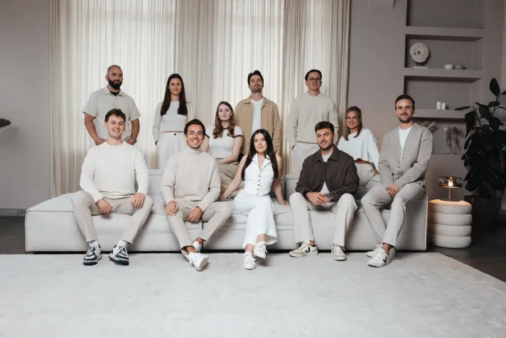 Bild: NEONA und der Chrom - Trend: Ein glänzendes Comeback in der Innenarchitektur