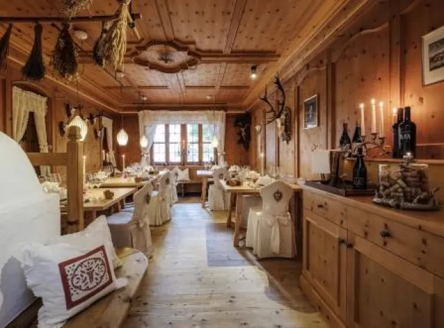 Krönende Heimatliebe Bild: Krönende Heimatliebe