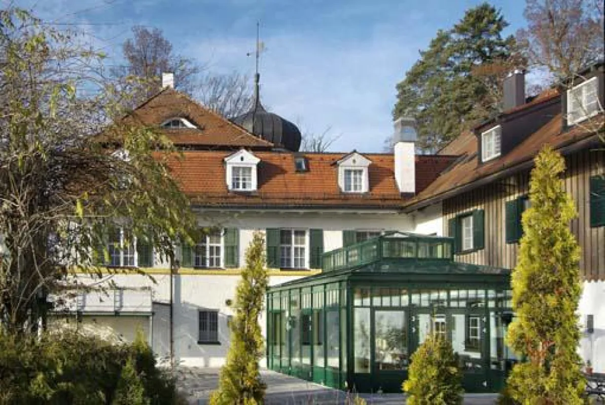 Im Schlossgut Oberambach gibt es im Rahmen der Gourmetwanderung einen Aperitif mit oder ohne Alkohol