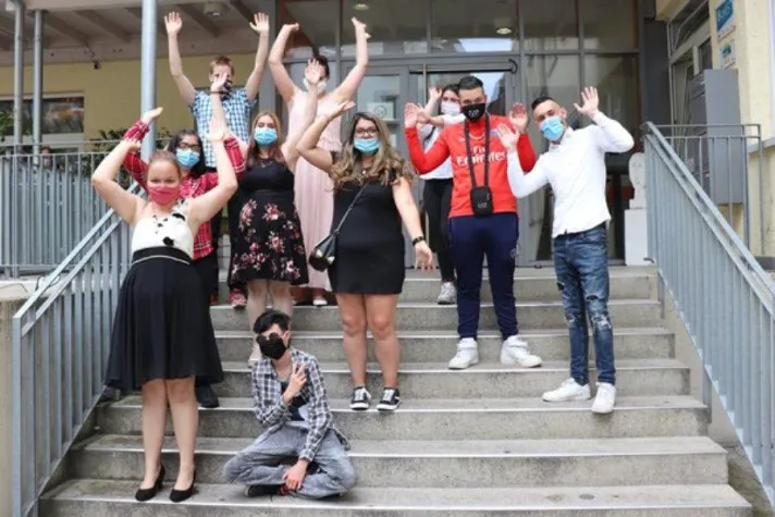 Bild: „Ein tolles Gefühl“: Ulmer Azubis freuen sich über ihren Abschluss