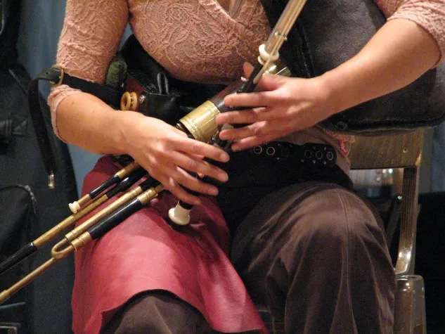 Bild: Irish Folk auf Fürsteneck - acht parallele Workshops mit Musik aus Irland auf BURG FÜRSTENECK
