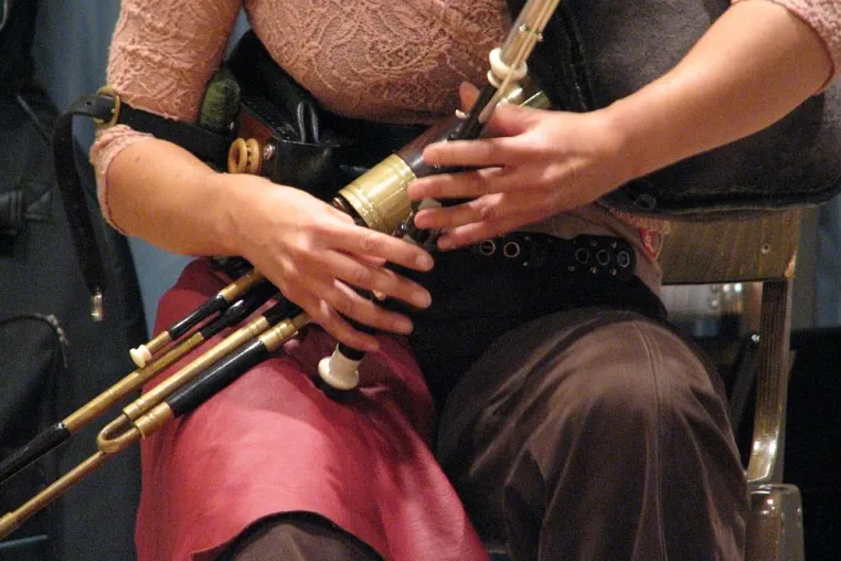Bild: Irish Folk auf Fürsteneck - acht parallele Workshops mit Musik aus Irland auf BURG FÜRSTENECK