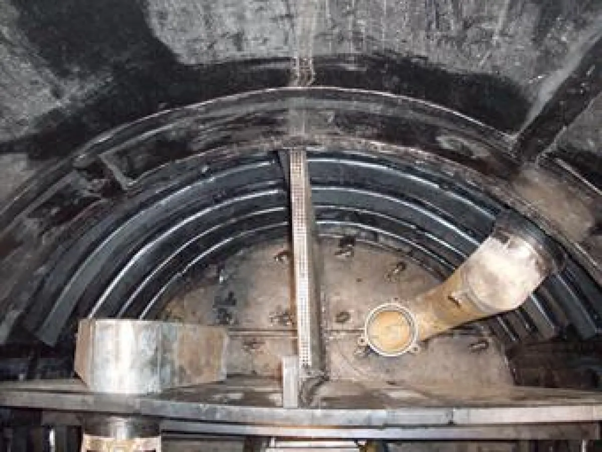 Ein ABG-Schachtinliner kleidet die Abwassergrube der S-Bahn-Waschanlage aus und verhindert, daß Schadstoffe in die Umwelt gelangen