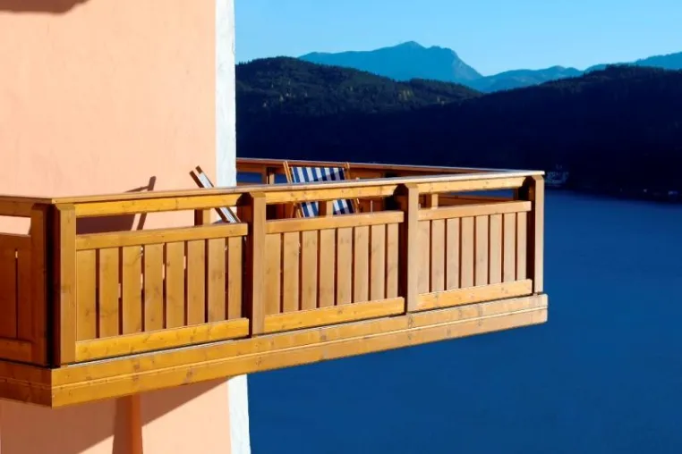 Holz-Balkone für Genießer Bild: Holz-Balkone für Genießer