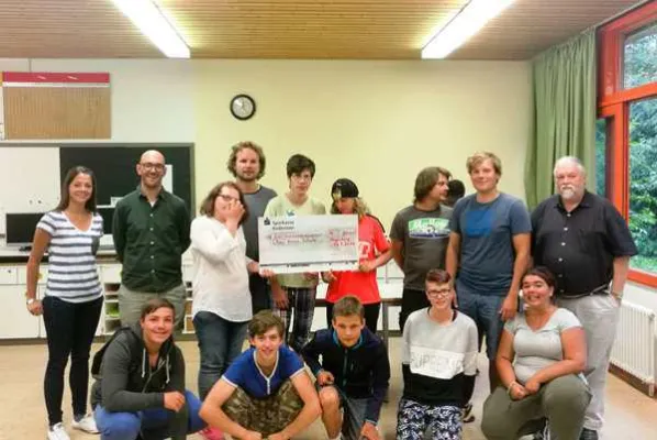 Bild: Round Table 78 Friedrichshafen unterstützt „Sozialprojekt Berge“ der Don-Bosco-Schule