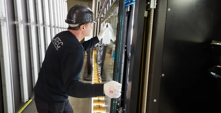 Bild: SILATEC Service: Sicherheitsglas von der Beratung bis zur Montage
