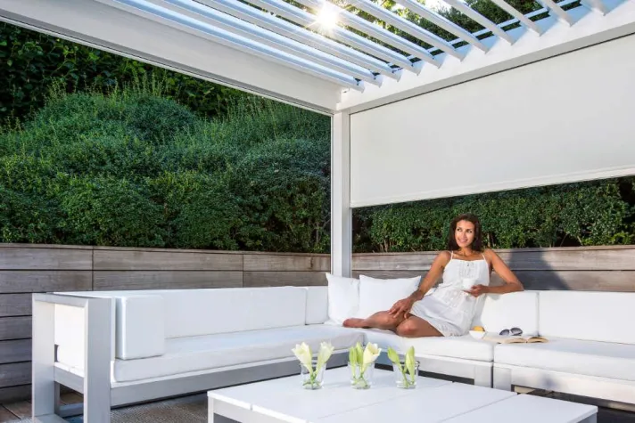 Bild: Flexibler Wetterschutz für Garten und Terrasse