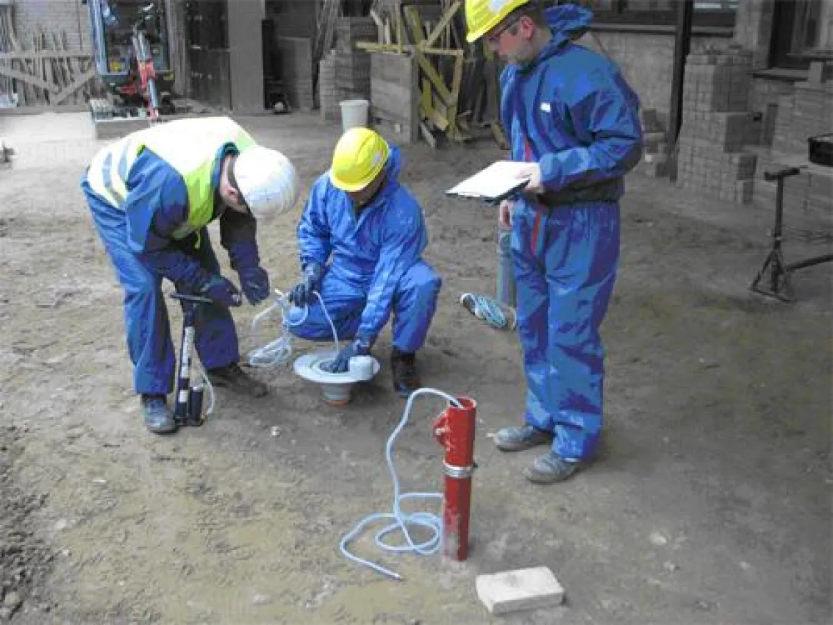 Praxisübung im Lehrgang Kanaldichtheitsprüfung