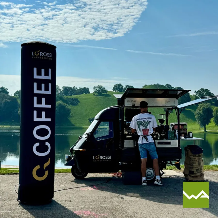 Aufblasbare Werbesäule  (© Daniel Ertl)