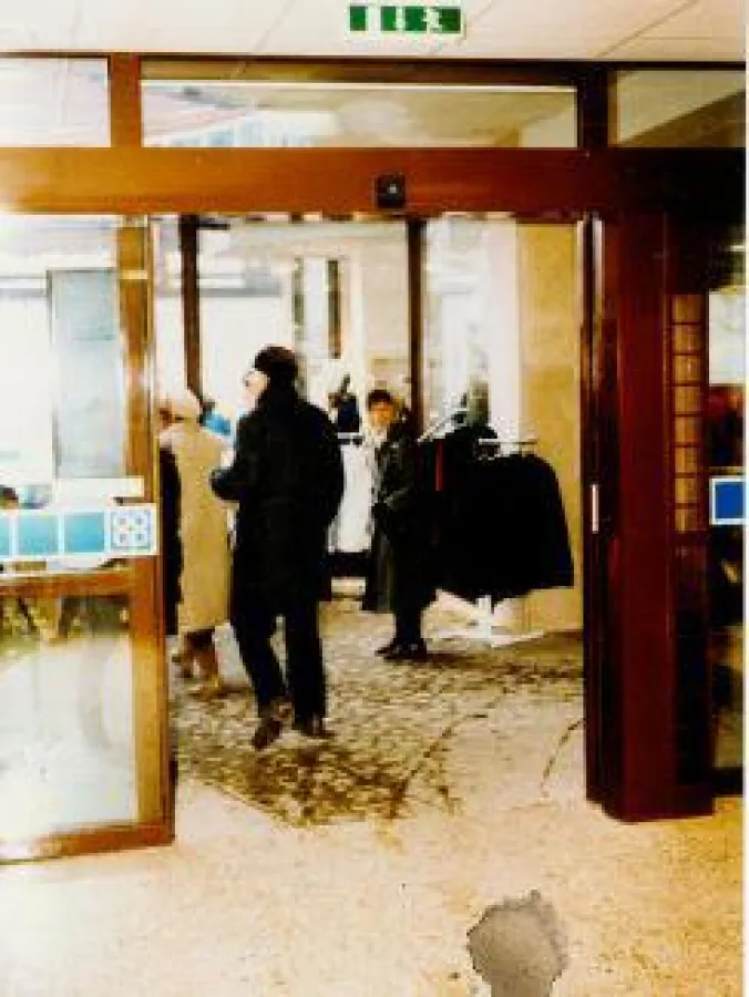 Erstes horizontal arbeitende Luftschleiersystem der Welt 1987