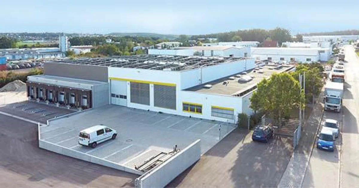 Das Bestandsobjekt in Cadolzburg, Gewerbestraße 10, verfügt über rund 2.200 m2 Hallenfläche