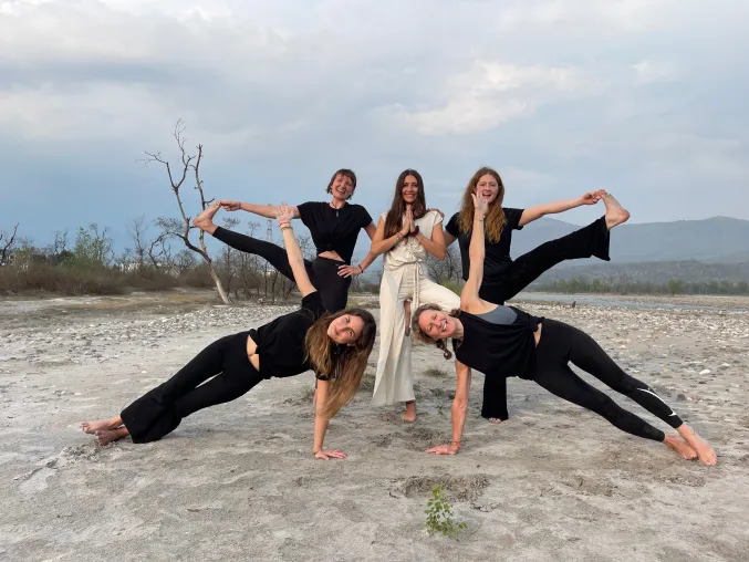 Online Yoga Teacher Training: Jetzt weltweit zertifiziert Yoga unterrichten Bild: Online Yoga Teacher Training: Jetzt weltweit zertifiziert Yoga unterrichten