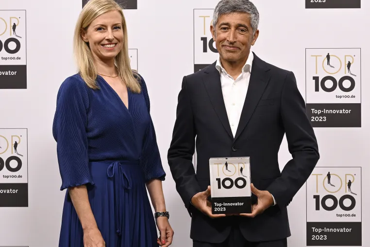 Bild: TOP 100-Auszeichnung: Ranga Yogeshwar würdigt Hausengel Unternehmensgruppe