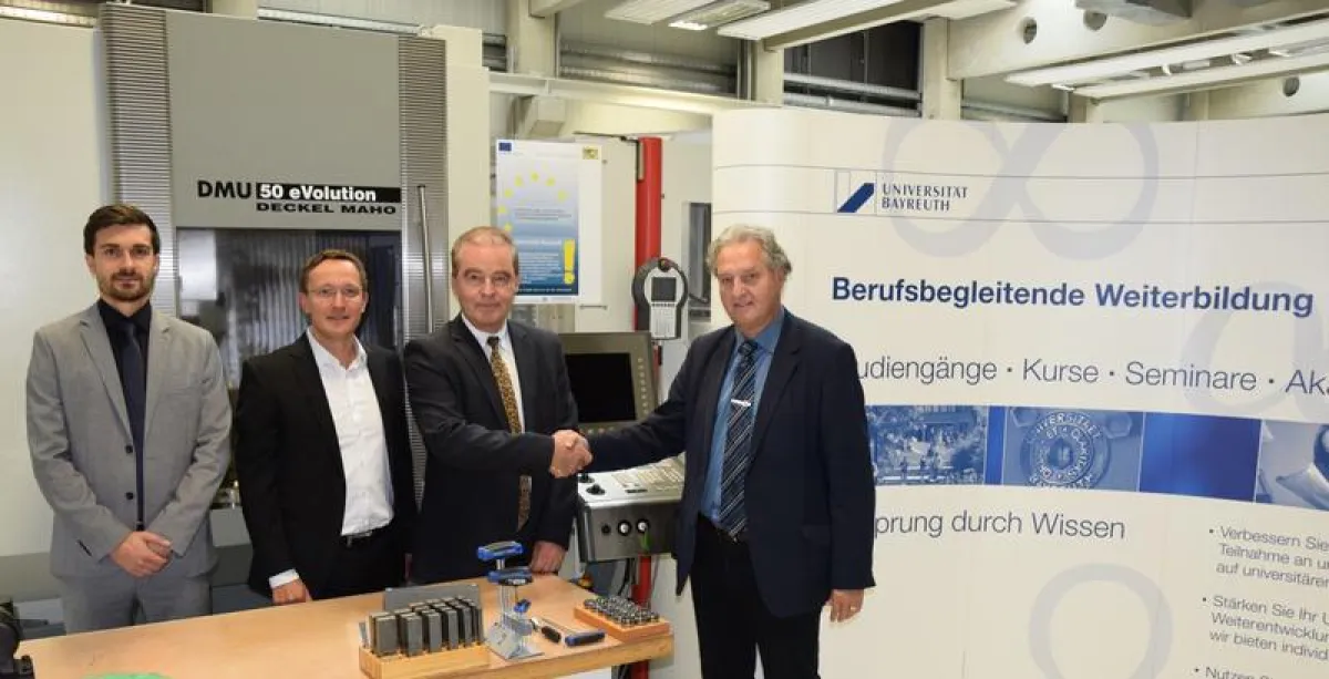 Das Projektteam: Michael Renz M.A, Dr.-Ing. Stefan Freiberger, Prof. Dr.-Ing. Rolf Steinhilper und Prof. Dr.-Ing. Dieter Brüggemann (v.l.n.r.). (Foto: Lehrstuhl Umweltgerechte Produktionstechnik, Univ