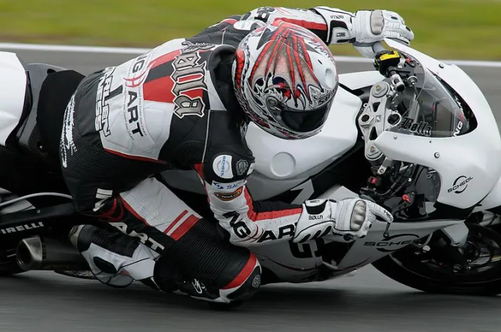 Höhen und Tiefen beim 2. IDM-Lauf in Oschersleben Bild: Höhen und Tiefen beim 2. IDM-Lauf in Oschersleben