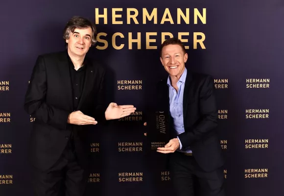 Bild: Recklinghäuser begeistert Jury beim ersten internationalen Speakers Slam in Mastershausen