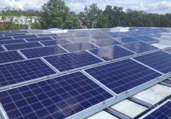 Bild: Hummel Systemhaus installiert Photovoltaik-Anlage